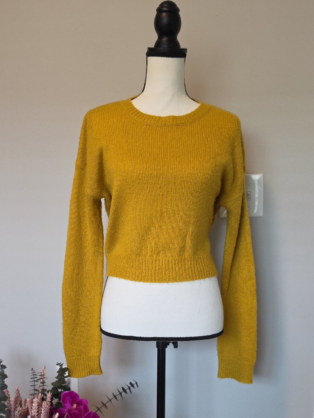 Forever 21 Mustard Yellow Cropped Crewneck Sweater